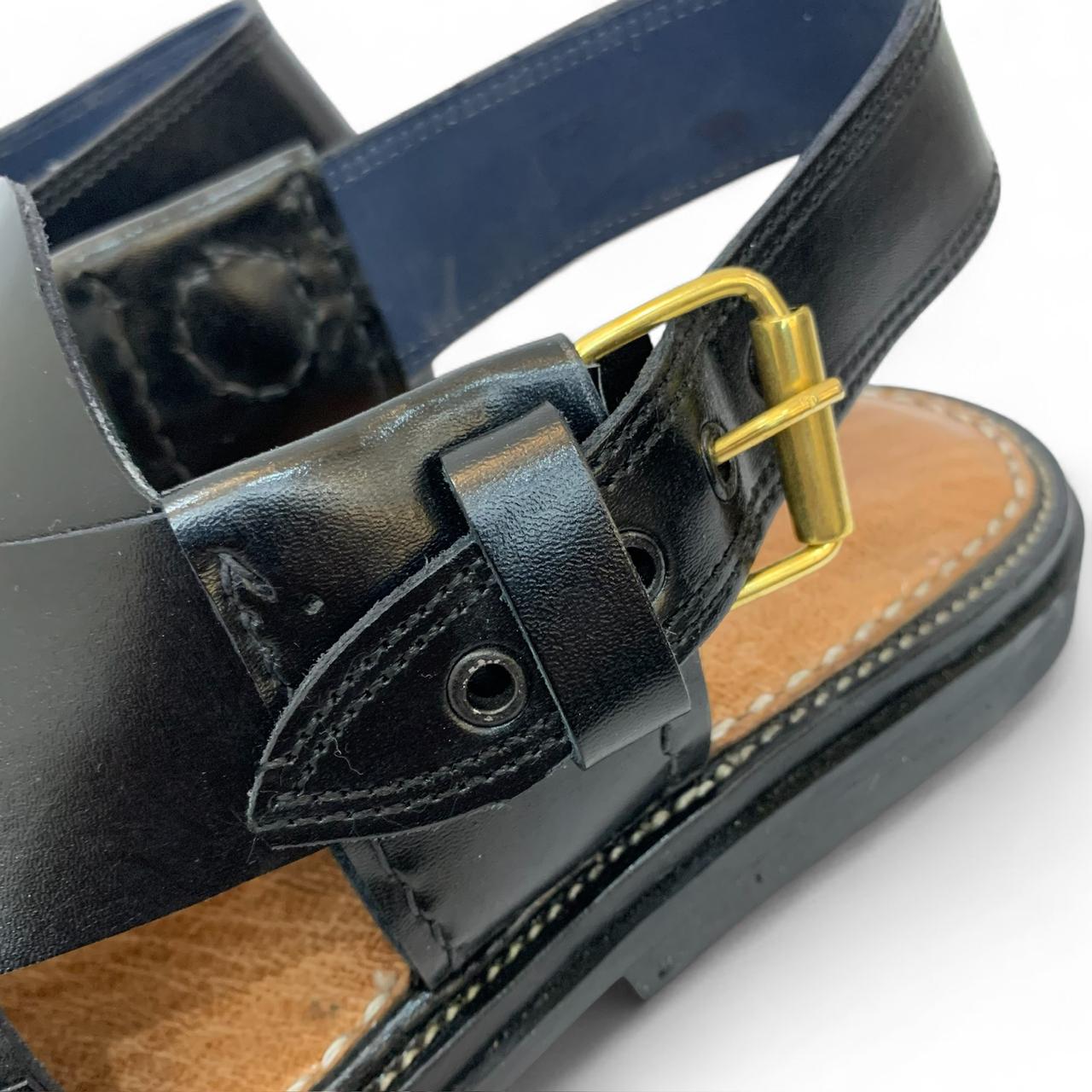 Peshawari chappal in a sleek black finish