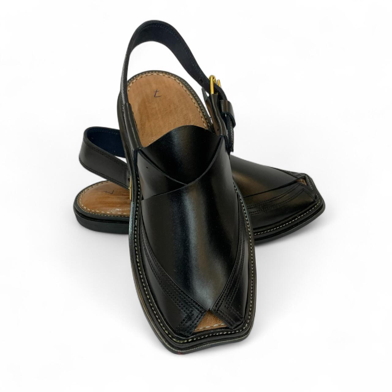 Peshawari chappal in a sleek black finish